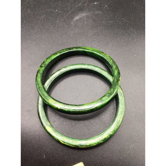 Vintage Bakelite Bangles Set of 2 Marbled Moss Green Squared Edges Design - Picture 5 of 7